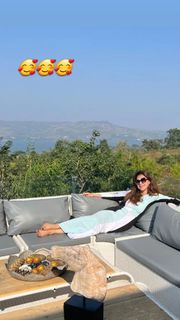Urmila Matondkar feet photo thumbnail