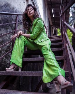 Urmila Matondkar feet photo thumbnail