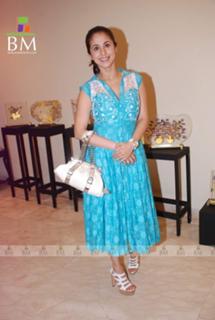 Urmila Matondkar feet photo thumbnail