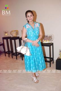 Urmila Matondkar feet photo thumbnail