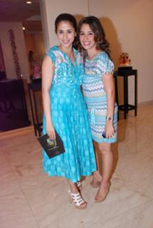 Urmila Matondkar feet photo thumbnail