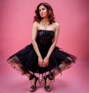 Urmila Matondkar feet photo thumbnail