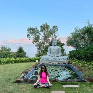 Urmila Matondkar feet photo thumbnail