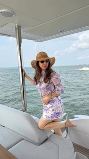 Urmila Matondkar feet photo thumbnail