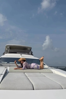 Urmila Matondkar feet photo thumbnail