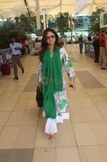 Urmila Matondkar feet photo thumbnail