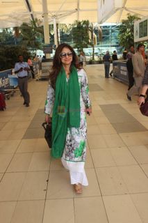 Urmila Matondkar feet photo thumbnail