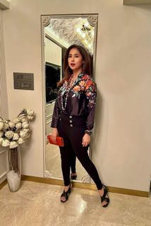 Urmila Matondkar feet photo thumbnail