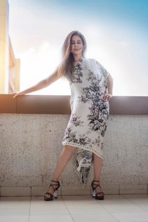 Urmila Matondkar feet photo thumbnail