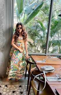 Urmila Matondkar feet photo thumbnail