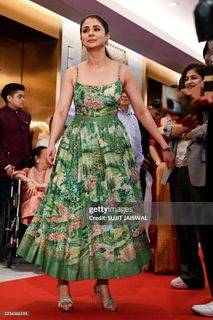 Urmila Matondkar feet photo thumbnail