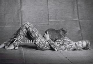 Ursula Andress feet photo thumbnail