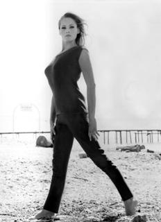 Ursula Andress feet photo thumbnail