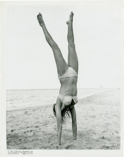 Ursula Andress feet photo thumbnail