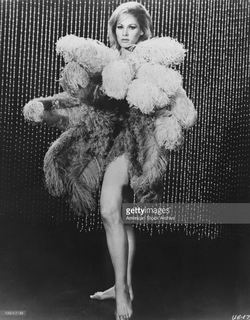 Ursula Andress feet photo thumbnail