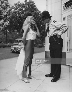 Ursula Andress feet photo thumbnail