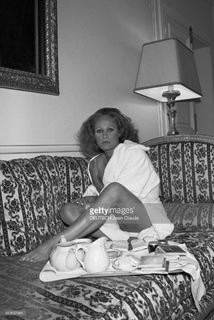 Ursula Andress feet photo thumbnail