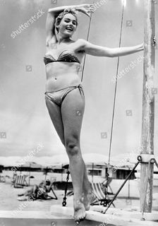 Ursula Andress feet photo thumbnail