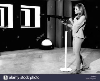 Ursula Andress feet photo thumbnail