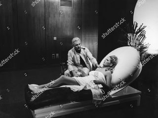 Ursula Andress feet photo thumbnail