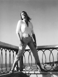 Ursula Andress feet photo thumbnail