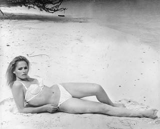 Ursula Andress feet photo thumbnail