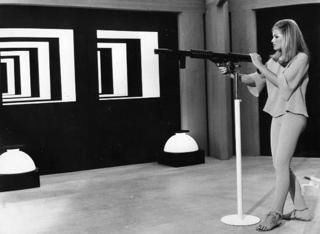 Ursula Andress feet photo thumbnail