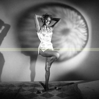 Ursula Andress feet photo thumbnail