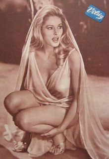 Ursula Andress feet photo thumbnail