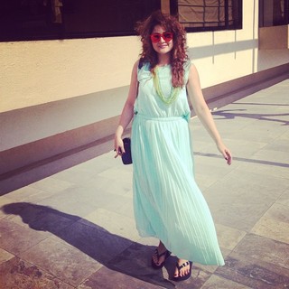 Urvashi Dholakia feet photo 18