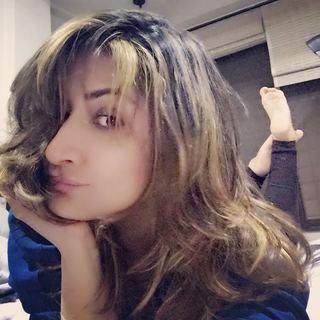 Urvashi Dholakia feet photo 14