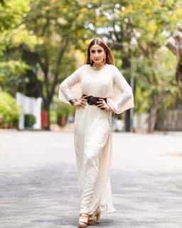 Urvashi Dholakia feet photo 16