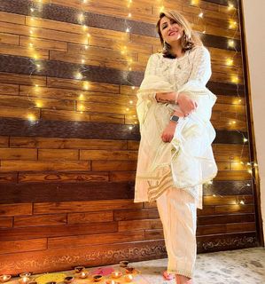 Urvashi Dholakia feet photo 1