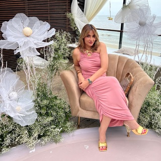 Urvashi Dholakia feet photo 13