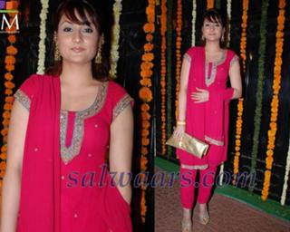 Urvashi Dholakia feet photo 3