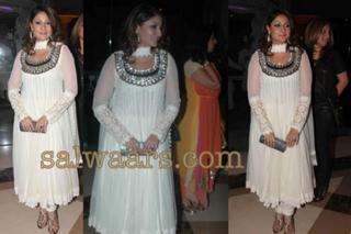 Urvashi Dholakia feet photo 12