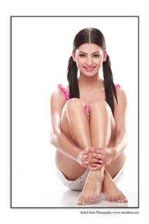 Urvashi Rautela feet photo thumbnail