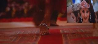 Urvashi Rautela feet photo thumbnail