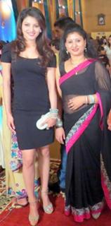 Urvashi Rautela feet photo thumbnail