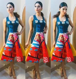 Urvashi Rautela feet photo thumbnail