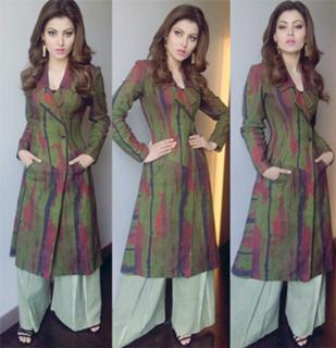 Urvashi Rautela feet photo thumbnail