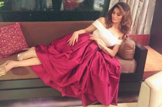 Urvashi Rautela feet photo thumbnail