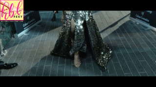 Urvashi Rautela feet photo thumbnail