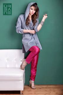 Urvashi Rautela feet photo thumbnail