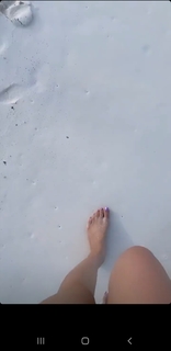 Urvashi Rautela feet photo thumbnail