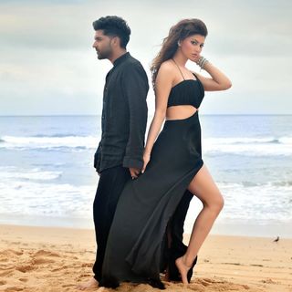 Urvashi Rautela feet photo thumbnail