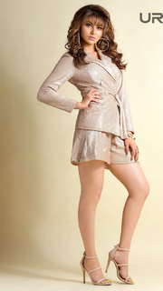 Urvashi Rautela feet photo thumbnail
