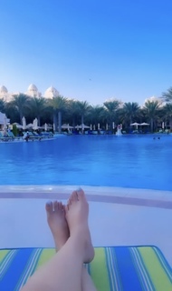 Urvashi Rautela feet photo thumbnail