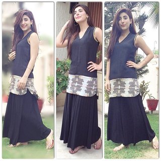 Urwa Hocane feet photo 8