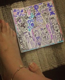 Urwa Hocane feet photo 4